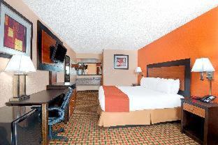 Days Inn by Wyndham Independence - 8
