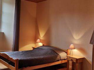 Ancien presbytère avec 3 chambres au pied d'une forteresse médiévale - FR-1-582-113 - Arlempdes - 7