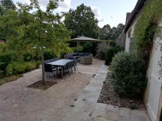 Gîte haut de gamme près de l'Abbaye de Noirlac - Séjour tout confort avec jardin et terrasses - FR-1-586-13 - Bruère-Allichamps - 6