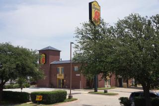 Super 8 by Wyndham Farmers Branch/North Dallas - Farmers Branch - 4