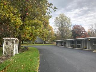 Nightshade Inn & Gardens - Camillus - 8