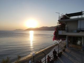 To Kyma-Afoi Roussou - Rovies - 7