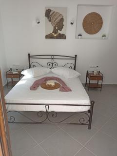 STUDIOS THISEAS - Naxos Chora - 2