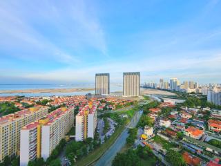 The Landmark Seaview Gurney - George Town - 9
