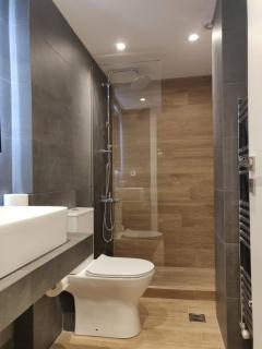 Sunny new lovely apartment 60 meters from the metro - Atene - 9