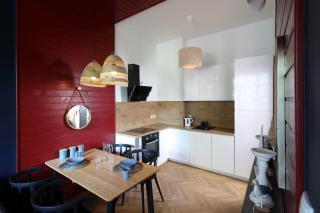 Red & Blue by OneApartments - 7