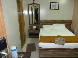 Hotel Orient Palace - Bombay - 1