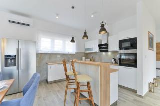 Luxury Villa Rita Regina with heated pool near the sea- by TA Leut Agency - 8