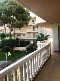 Apartamento con piscina y parking - 9