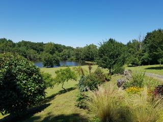 Les Deux Lacs - Stunning Gite, with private swimming pool and 2.75 acre fishing lake - 6