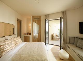 White Pebble Suites - 5