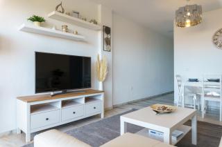 Chic Beachfront Flat with Amazing Sea Views and Private Indoor Parking - Benalmádena - 5