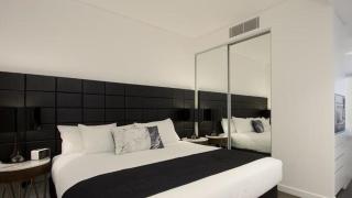 KOZYGURU Chatswood Luxury Studio Walk to Chatswood Chase NCH088-721 - 1