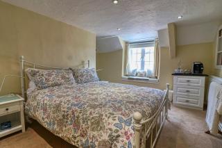 The Old Bookshop - Williton - 8