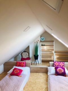 Domek mezi domky - 1