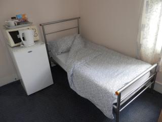 Shamrock Guest House - 1