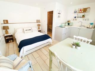 The Hideout - Chichester - 6