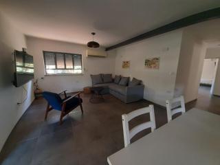 במשק ליד הנחל - 8