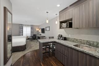 Home Inn & Suites Saskatoon South - Saskatoon - 5