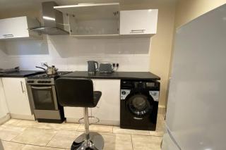 Entire 2-bedroom home by WegHomes - 8