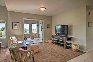 Chic Coos Bay Home with Pacific Ocean Views! - Coos Bay - 6