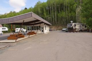 Rest Inn RV Park - Terrace - 8