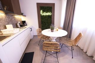 K58 Luxury Apartment Monastiraki Metro Station Acropolis Jacuzzi by GK Properties - Atene - 6