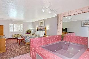 Days Inn by Wyndham West Covina - 2