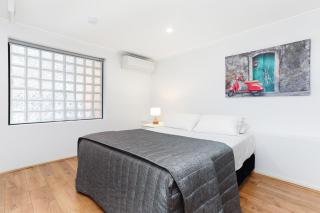 Balmain Modern Apartments - 7