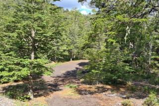 Vista al volcán con tinaja y río en Conguillío - 3