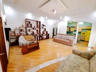 Дворівнева квартира у центрі біля корпусного парку Мережа Alex Apartments Цілодобове безконтактне заселення Документи для відрядження - Poltava - 0