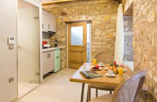 Stone Suites at Lefkada's Old Port - Lefkada - 4