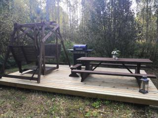 Mäentaustan aitat - 4