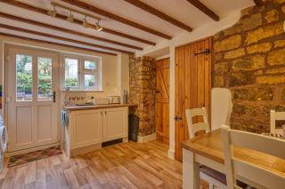 Fab 2 Bed Cotswolds Cottage with Private Courtyard - - 1