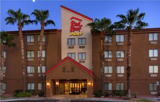 Red Roof Inn PLUS + Phoenix West - 5