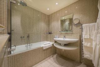 The Capital Hotel, Apartments & Townhouse - Small Luxury Hotels of The World - London - 4