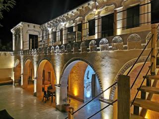 Falcon Cave Suites - Göreme - 1