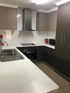 Bundys Best! Modern Luxury in the heart of town - 3