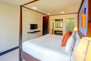 Fabulous Playa Getaway at 38th and Beach plus 2 Pools Onsite - 2