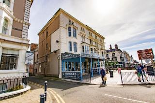 Montague House Apartments - Llandudno - 0