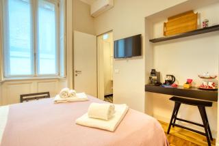 Dimora Claudia - elegante matrimoniale con bagno, private rooms, self check in, no reception - Milano - 2
