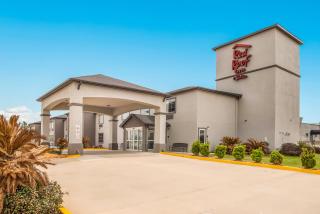 Red Roof Inn & Suites Lake Charles - 8