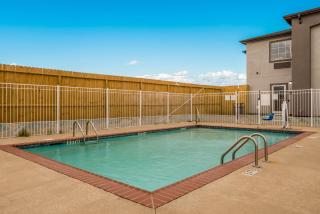 Red Roof Inn & Suites Lake Charles - Lake Charles - 2