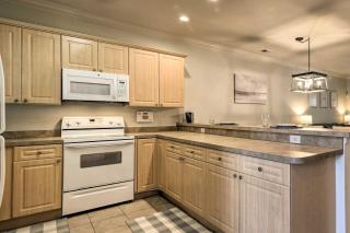 3 Mi to Myrtle Beach Coastal Condo with Pool! - Myrtle Beach - 2