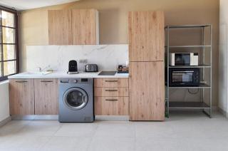 Superbe 2 pièces meublées 35 m2, climatisé, piscine, parking, jardin, calme, 10 mn pont du Gard #4 - 3