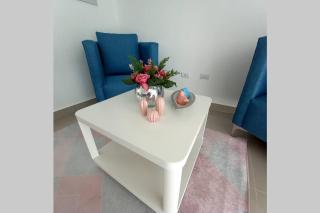 Confortable apartamento de 3 tres habitaciones, con hermosa vista de area verde, ademas de piscinas y juegos infantiles en area recreativa - Santiago de los Caballeros - 2