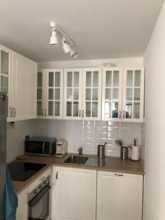 Studio close from train station and shops - 1