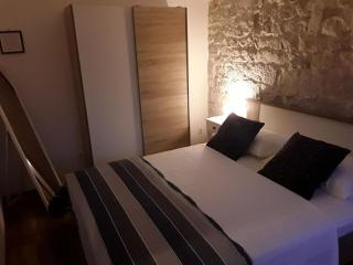 Apartments with parking space Omis - 19051 - Omiš - 2