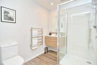 Brockworth Place - Christchurch Holiday Homes - Christchurch - 3