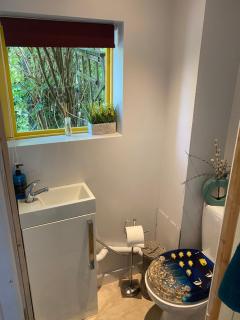 Pet Friendly Dairy Cottage - Solihull - 3